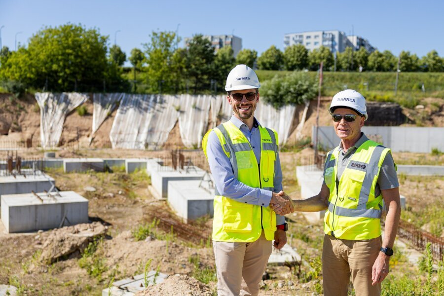 A. Avulis compiles a list of politicians who will not be allowed into the upcoming stadium.