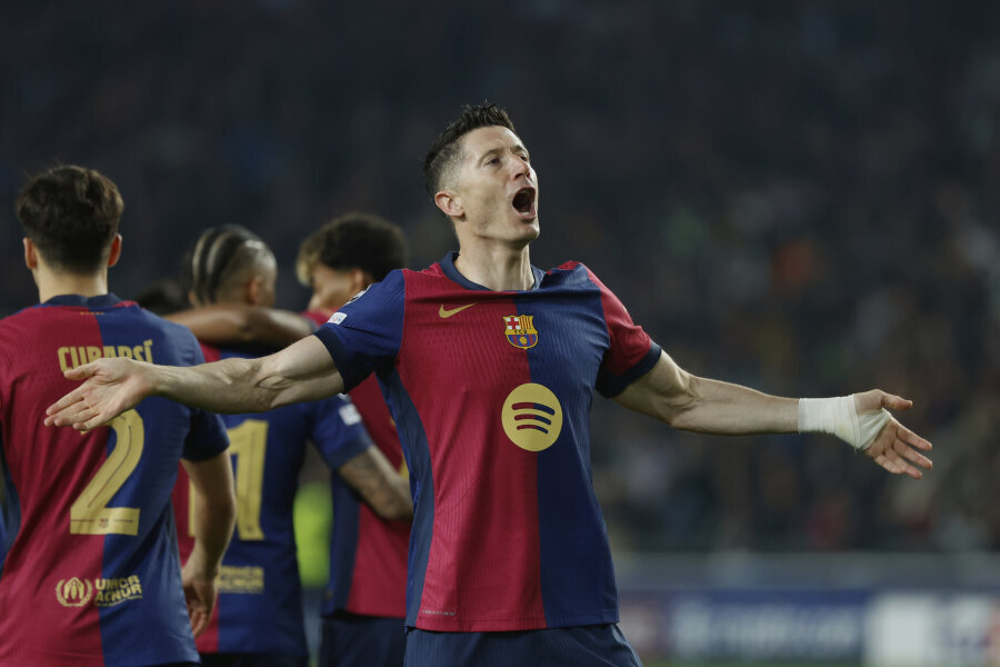 Barcelona hunting for a great R. Lewandowski successor