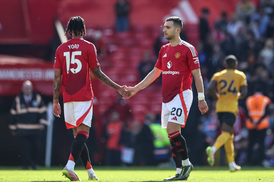 L. Yoro: "I am happy with my decision to move to the 'Man United' team"