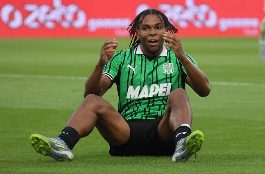 Sassuolo crushed the struggling Atalanta club away.