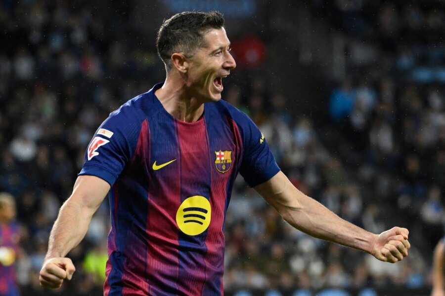 R. Lewandowski's strike gifted victory to the Barcelona team