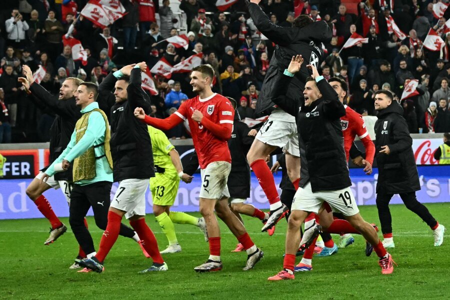 Austria and Switzerland advance to the World Championship with a draw.