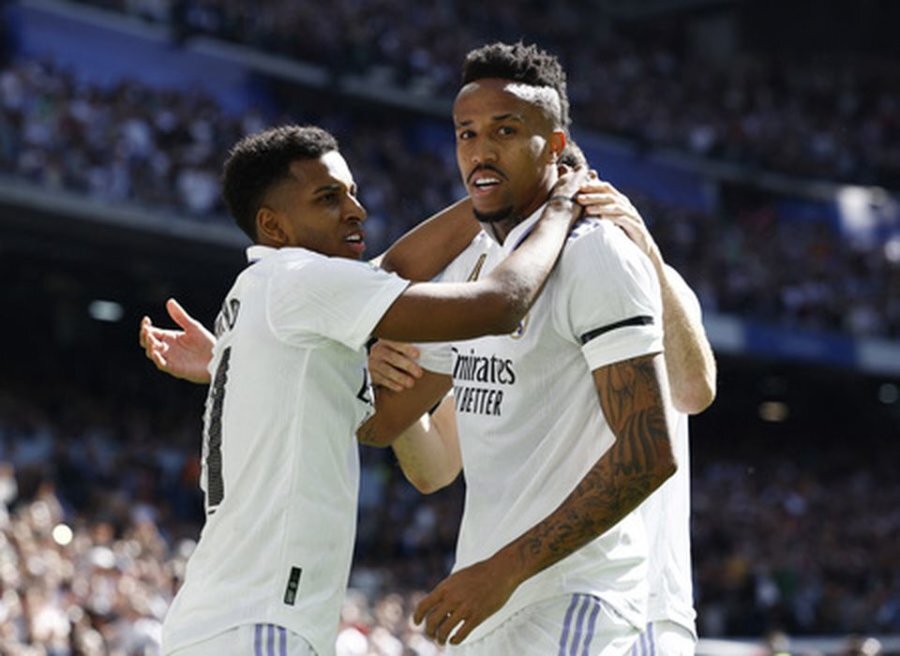E. Militao will miss a couple of weeks for the "Real" club due to a muscle injury.