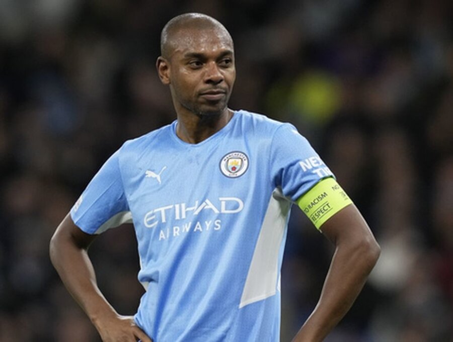 Fernandinho has ended his professional football career