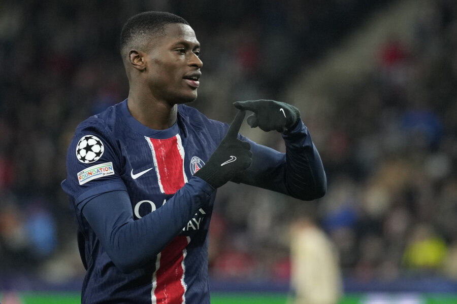 N. Mendes ruled out from PSG lineup due to thigh injury.