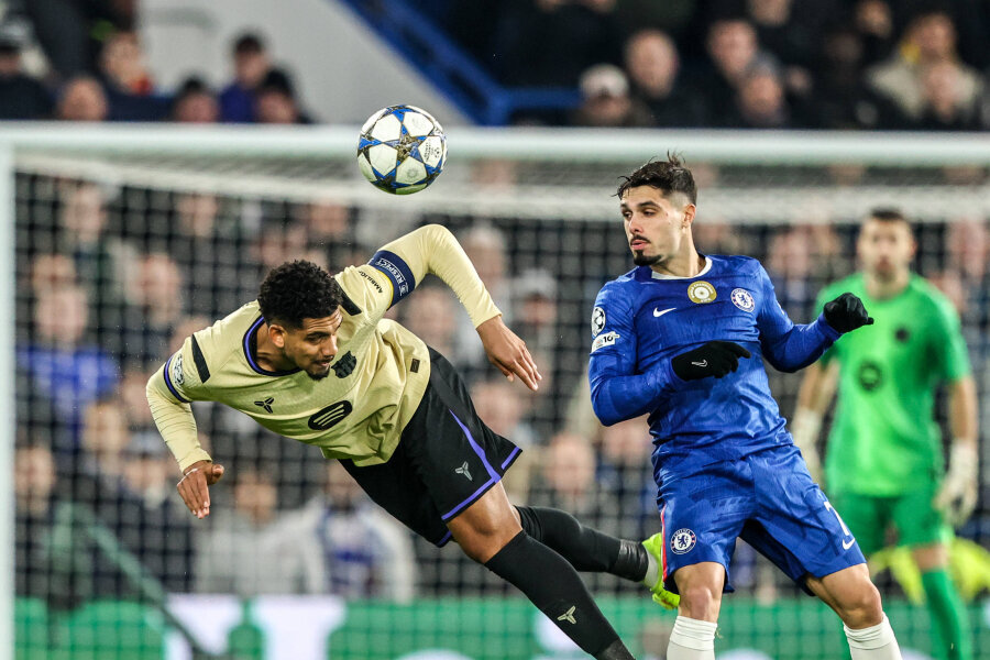 R. Araujo asked for time for himself