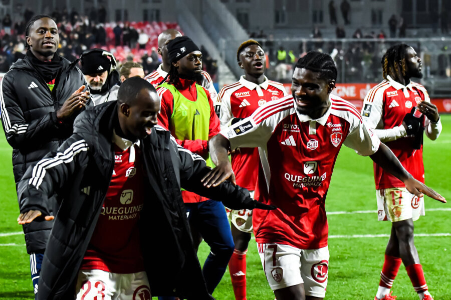 Stade Brest suffered their third consecutive defeat in France against the Monaco club.