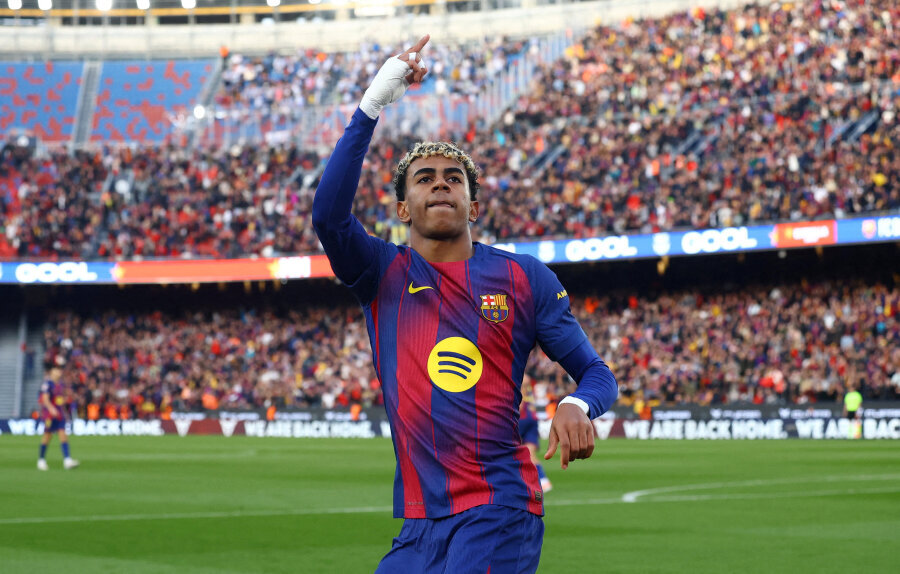 L. Yamalis became the best player of La Liga in November.