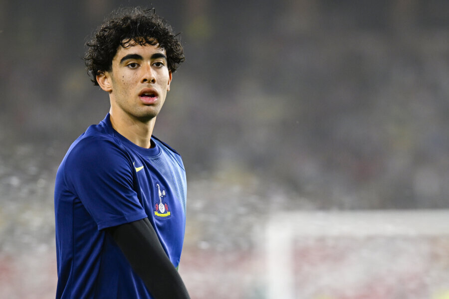 Tottenham talent L. Williams-Barnett scored 5 goals in the UEFA Youth League match.