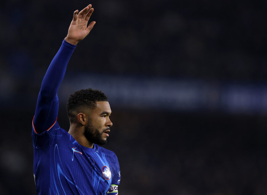 R. James played three matches without substitutions after a two-year break.