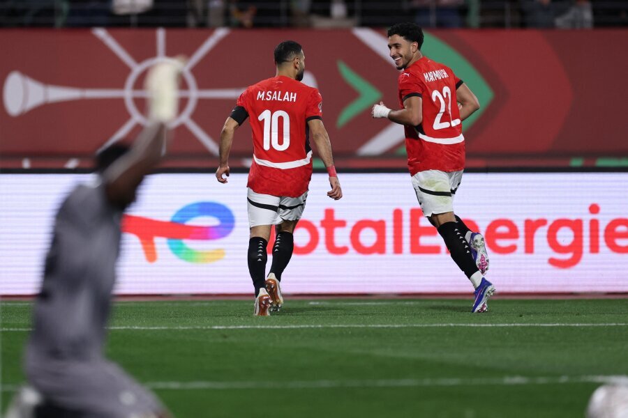 In the Africa Cup, O. Marmoush and M. Salah's goals helped defeat the Zimbabwe national team.