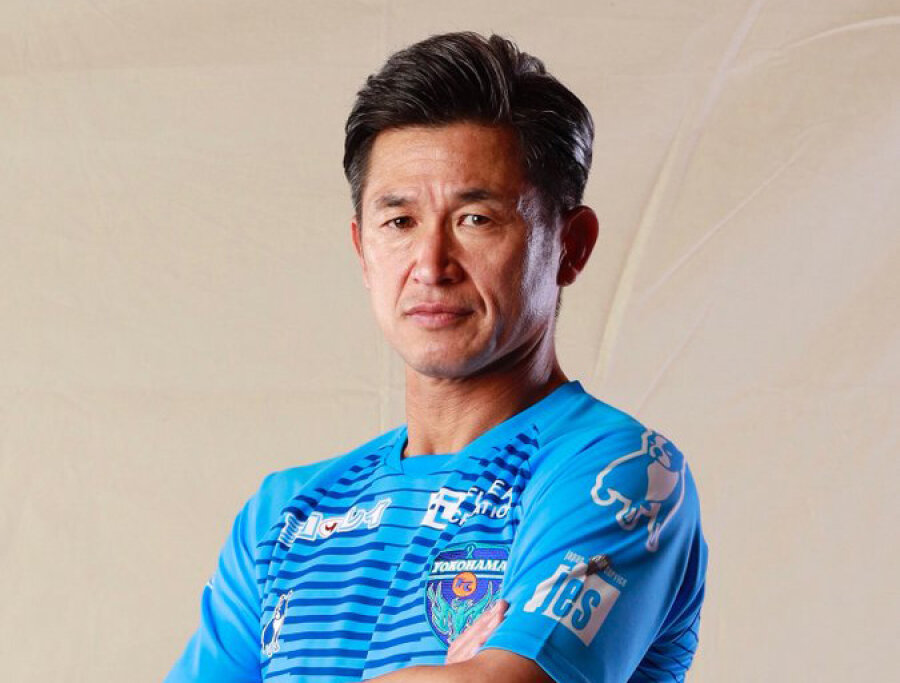 The oldest football player in the world continues his impressive career.