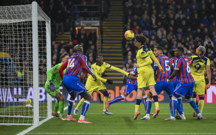 Tottenham defeated Crystal Palace away