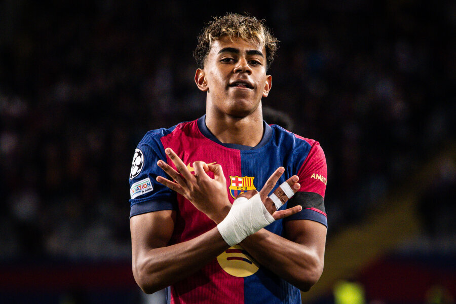 Barcelona stars greeted fans with New Year wishes