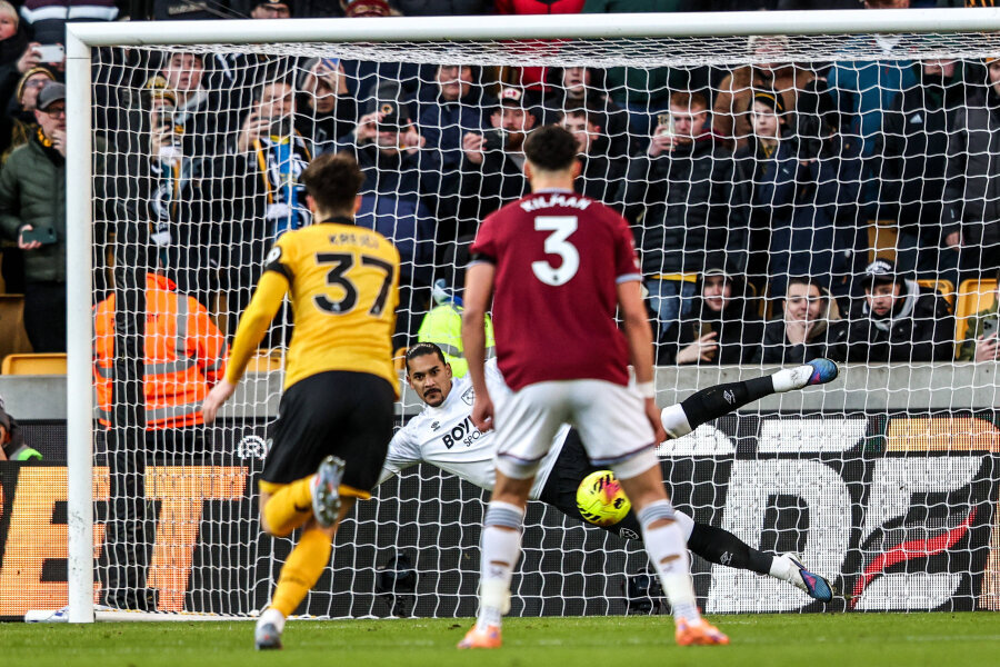 Blow to West Ham's ambitions: crushing defeat against complete outsiders Wolves away.