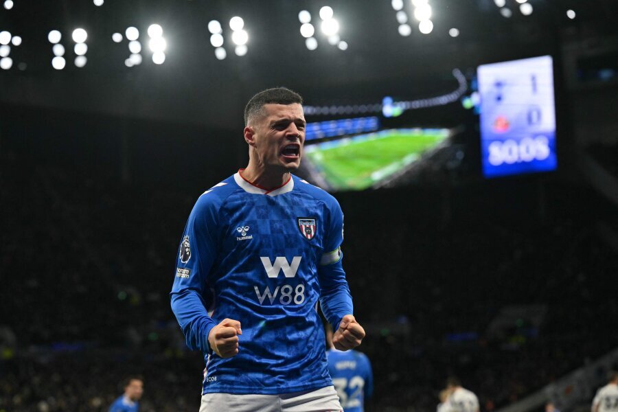 B. Brobbey snatched a point for Sunderland against Tottenham at home.