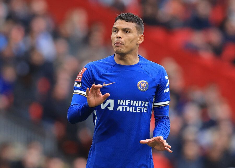 T. Silva officially transferred to the Porto club