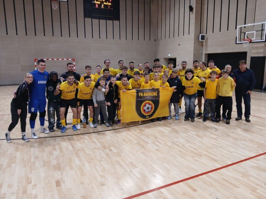 R. Dias has also dropped out of the Manchester City club lineup.