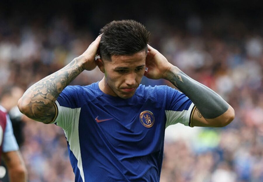 Chelsea sets E. Fernandez's price