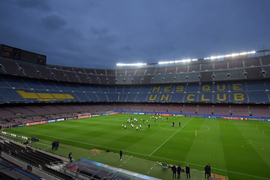 See: Rain flooded the stands of the renovated 'Camp Nou' stadium