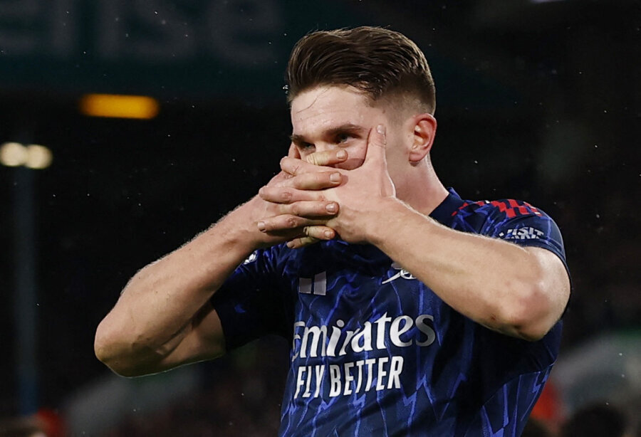 Arsenal thrashed Leeds United players away