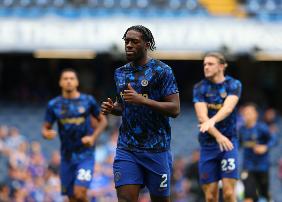 Defender A. Disasi officially transferred to West Ham United team.