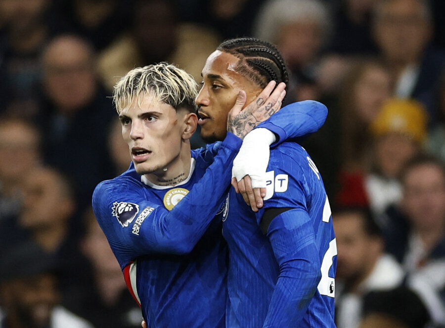 J. Pedro's 'hat-trick' allowed Chelsea to confidently advance to the FA Cup quarter-finals.