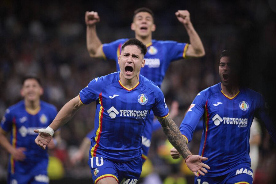 Real Madrid's striker fell against Getafe men in the derby