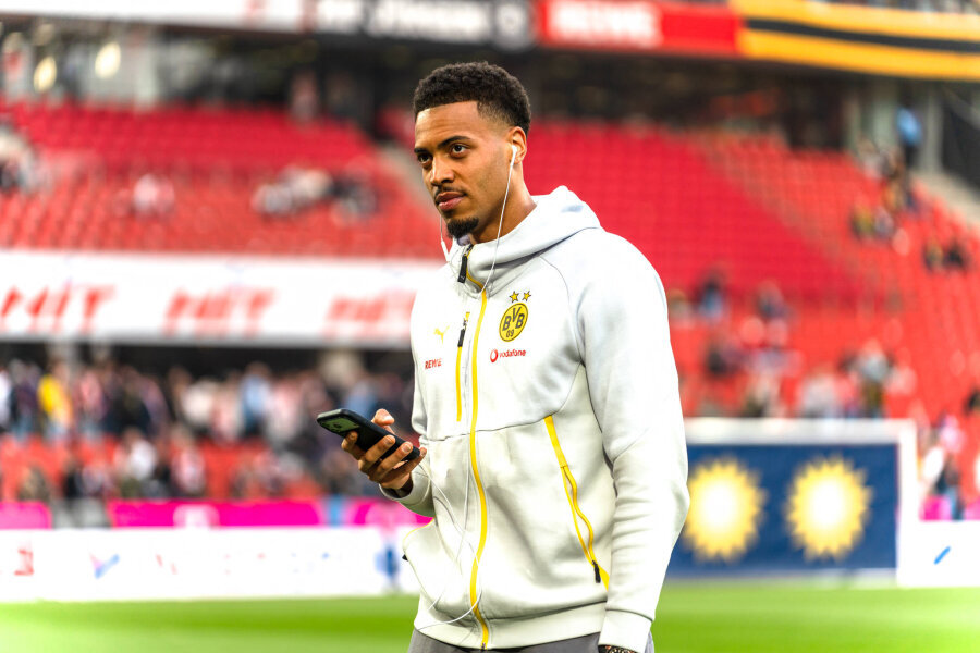 Saugas F. Nmecha extended his contract with Borussia team for a long time.