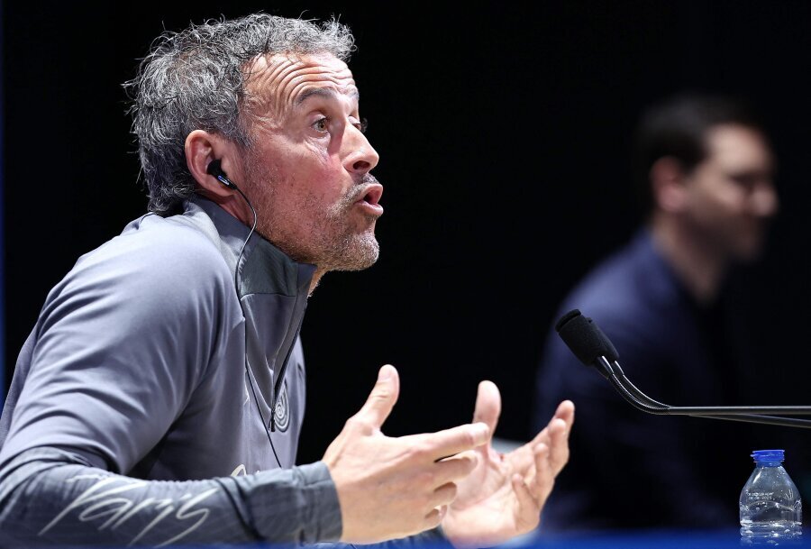 L. Enrique waved off the invitation from 'Man Utd'