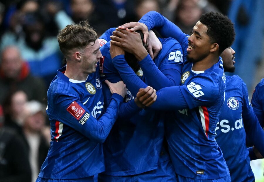 Chelsea advanced to the next FA Cup stage with a crushing victory.