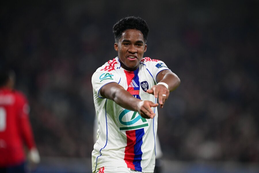 Lyon club ends long streak of winless matches