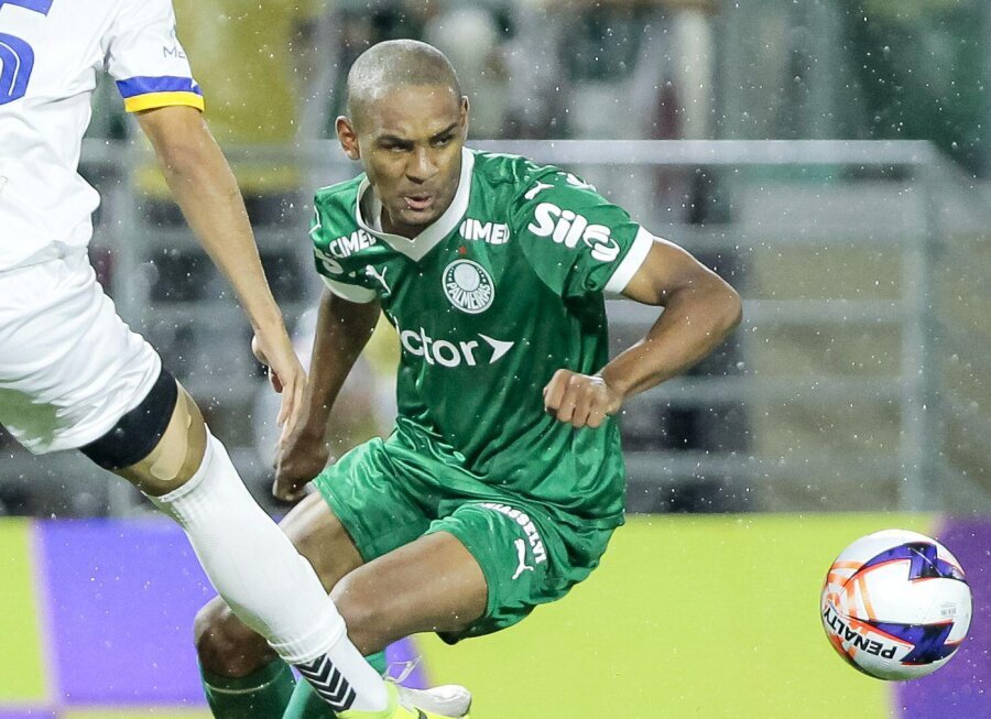 Man Utd has set sights on an expensive 16-year-old Brazilian