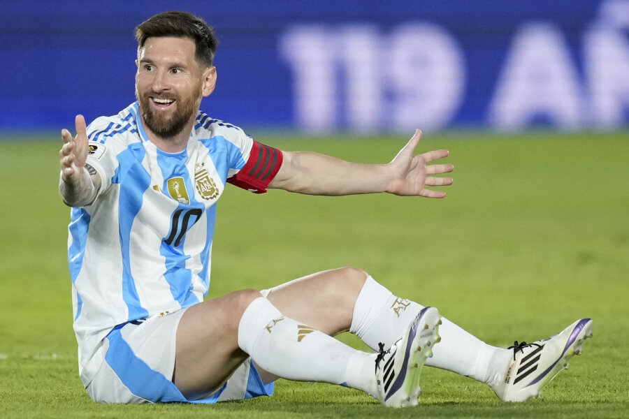 L. Messi regrets not swapping jerseys with three 'Real' players.