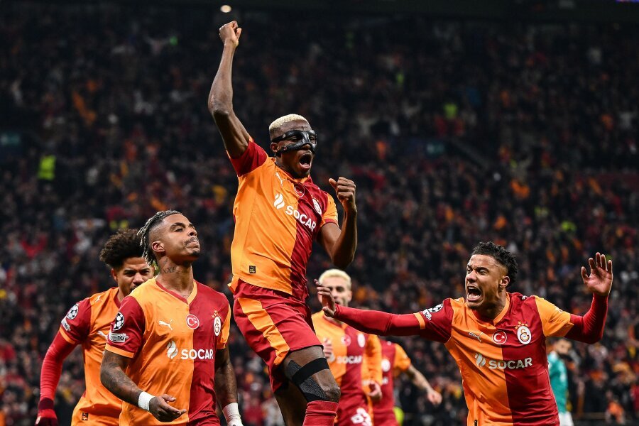 V. Osimhen leads Galatasaray to secure the champions title
