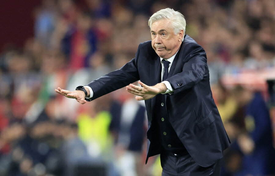 C. Ancelotti: I'm keeping my fingers crossed for J. Mourinho