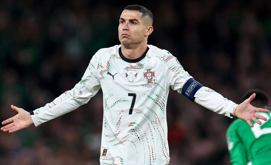 R. Martinez: C. Ronaldo's goal is not money or titles.