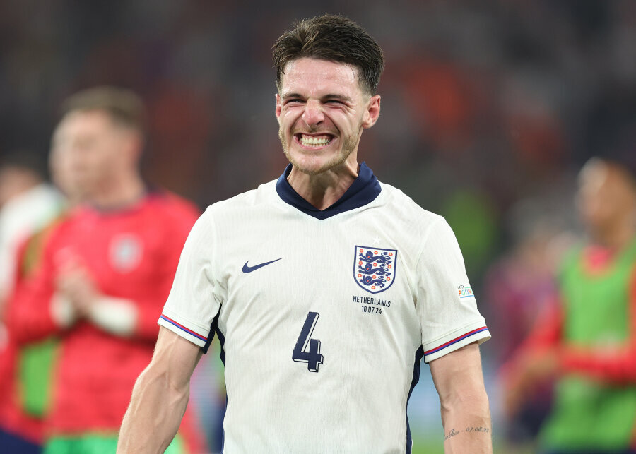 D. Rice commented on why the England team looks great in the championships.