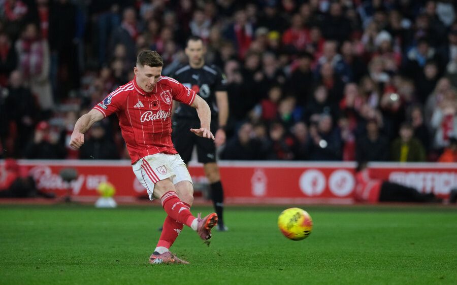 M. Carrick dedicated kind words to goalkeeper E. Anderson.