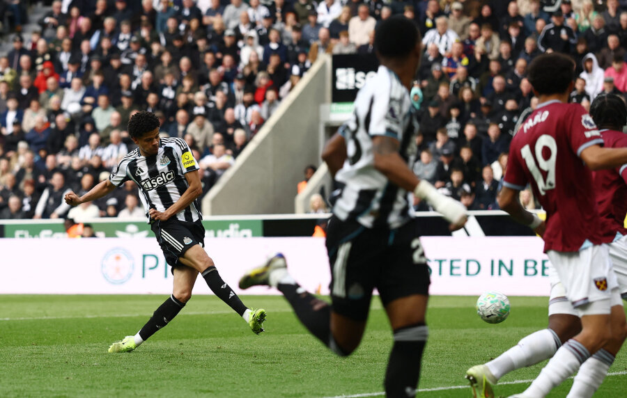 Newcastle Sends West Ham to the Edge of the Abyss