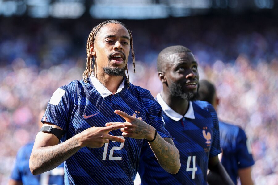 In the second half, the awakened French defeated Senegal.