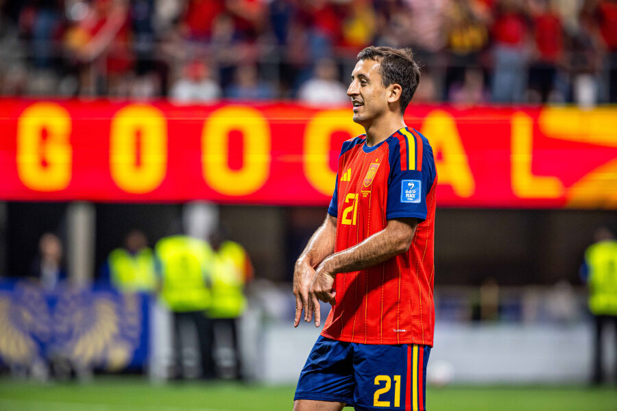 Oyarzabal's double secured a convincing victory for the Spaniards.