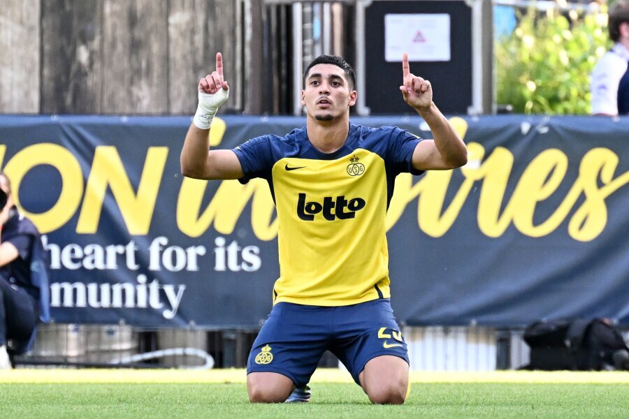 The Napoli club will add the wing defender A. Khalaili.
