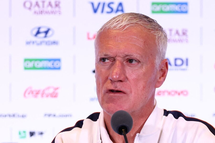 D. Deschamps praised the passionate match referee from Argentina and the Egypt game.