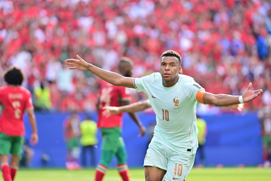 France firmly advanced to the World Cup semifinals
