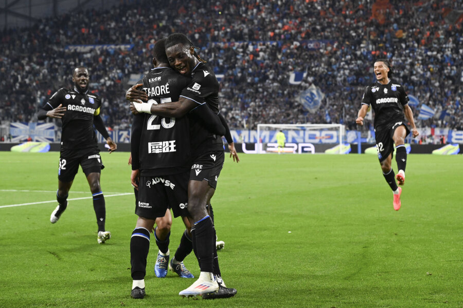 Genoa reached an agreement for the acquisition of H. Traore