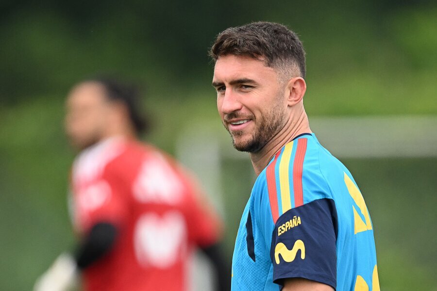 A. Laporte explained why the Spaniards did not celebrate the victory against the French.