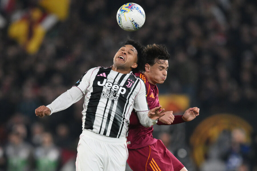 L. Openda will join the Lyon club on a loan basis.