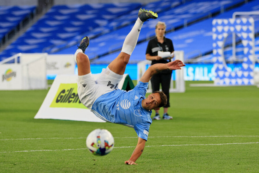 Mexican J. Hernandez extends his career at 'Atletico Dallas' club