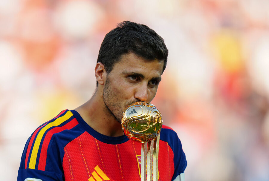 E. Maresca commented on Rodri's importance to the 'Man City' team.